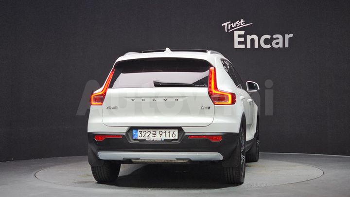 Volvo XC40 2022 — 4