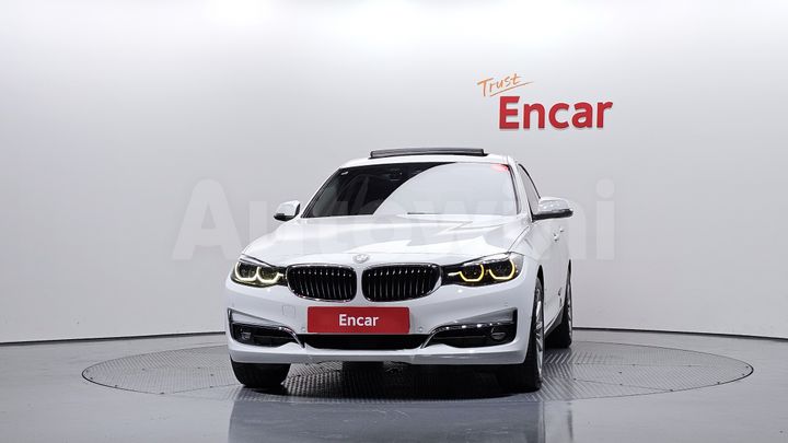 BMW 3 Series 2020 — 3