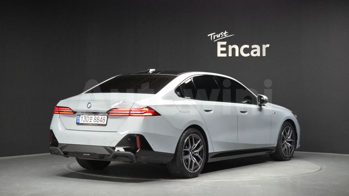BMW 5 Series 2024 — 2