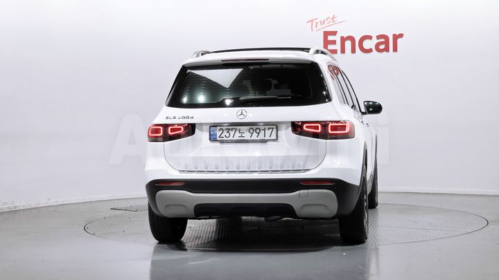 Mercedes Benz GLB Class 2021 — 4