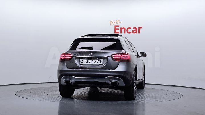 Mercedes Benz GLA Class 2019 — 4