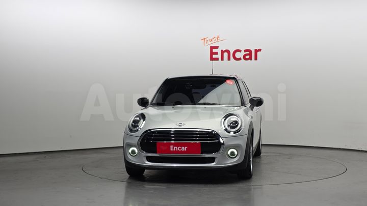 Mini Cooper 2020 — 3