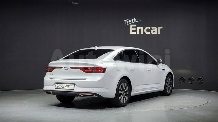 Renault SM6
