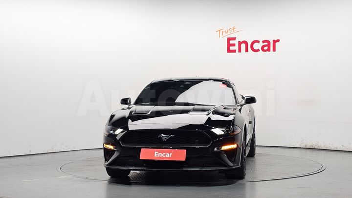 Ford Mustang 2023 — 3