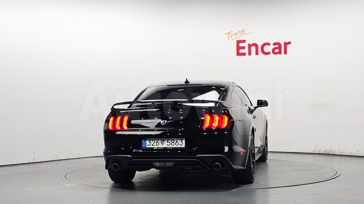 Ford Mustang 2023 — 4