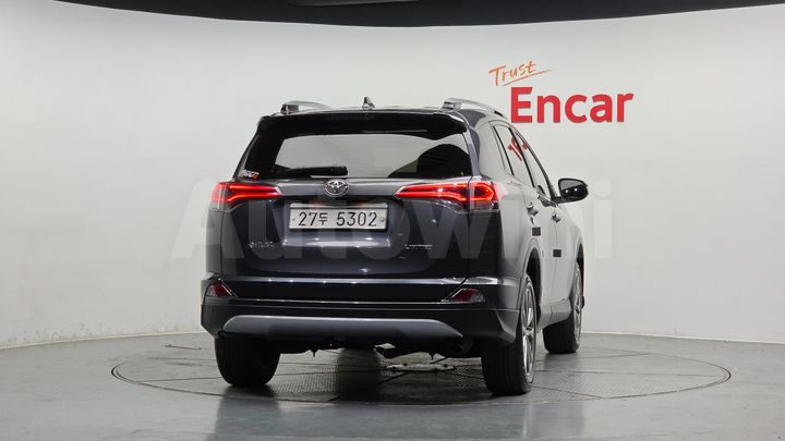 Toyota RAV4 2018 — 4