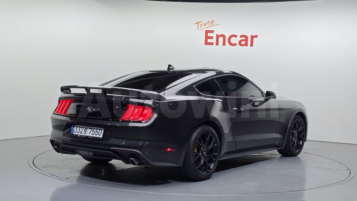 Ford Mustang 2023 — 2