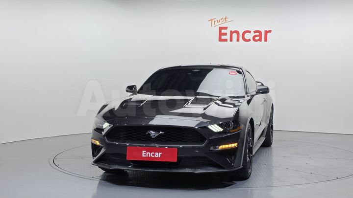 Ford Mustang 2023 — 3