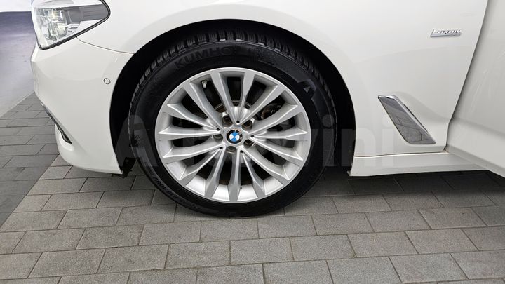BMW 5 Series 2018 — 5