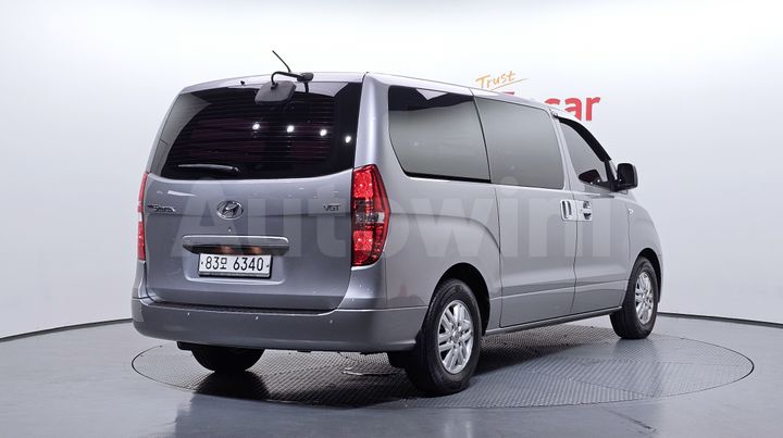 Hyundai Starex 2016 — 2