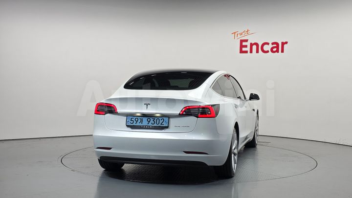 Tesla Model 3 2020 — 4