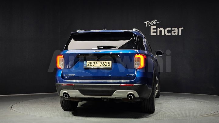 Ford Explorer 2021 — 4