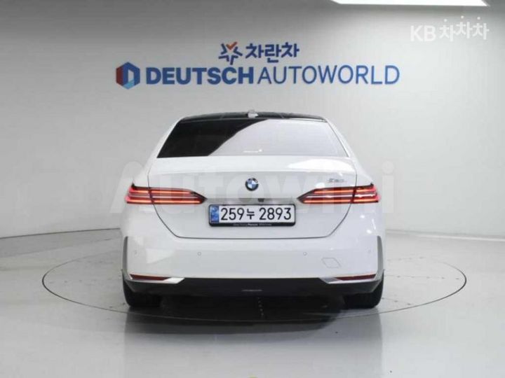 BMW 5 Series 2024 — 4