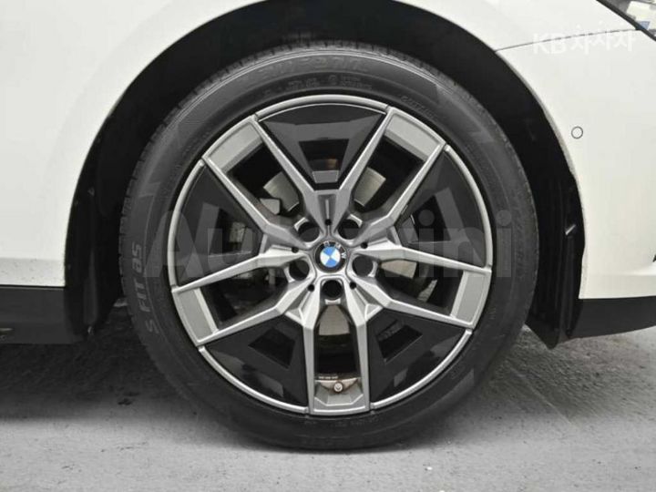 BMW 5 Series 2024 — 5