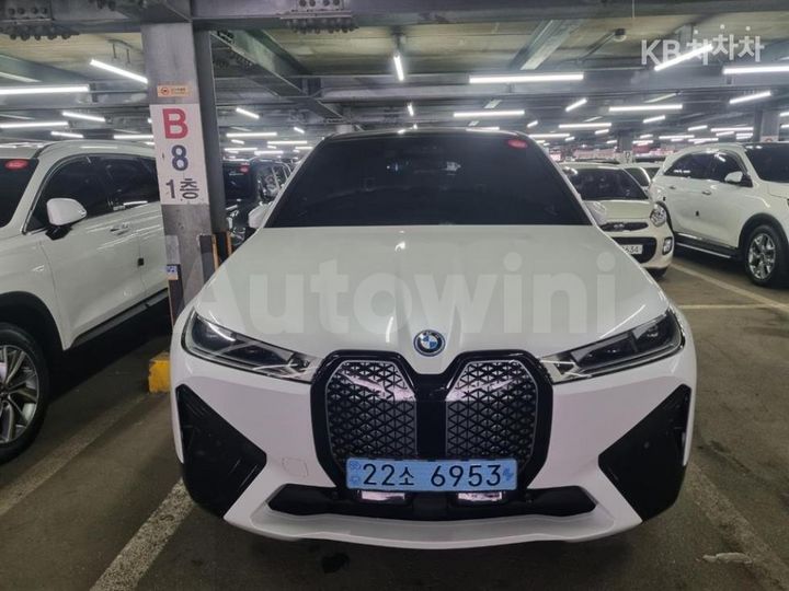 BMW iX 2024 — 2