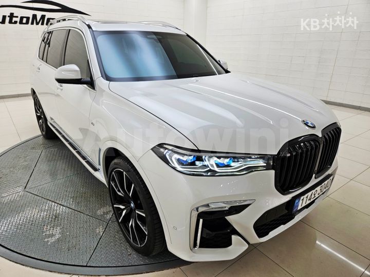 BMW X7 2021 — 2