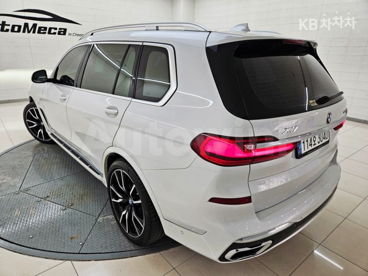 BMW X7 2021 — 5