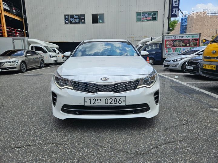 Kia K5 2017 — 2