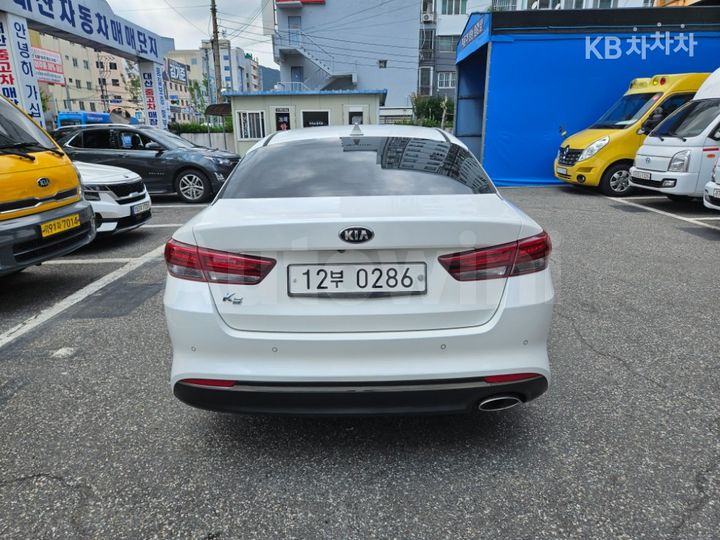 Kia K5 2017 — 5