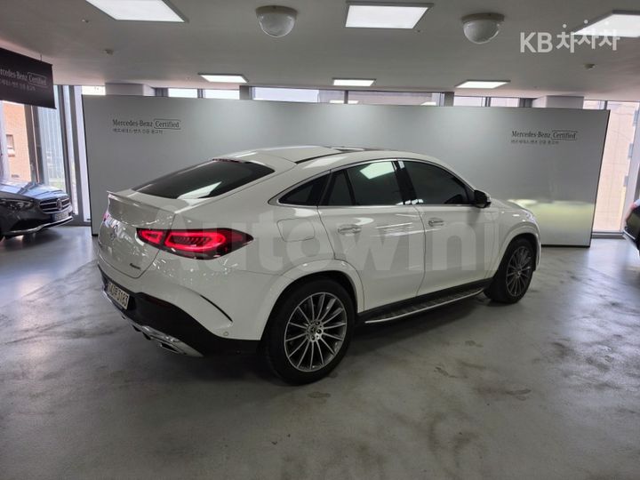 Mercedes Benz GLE Class 2023 — 4