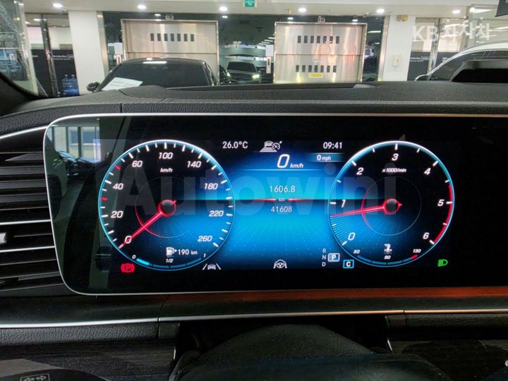 Mercedes Benz GLE Class 2023 — 5