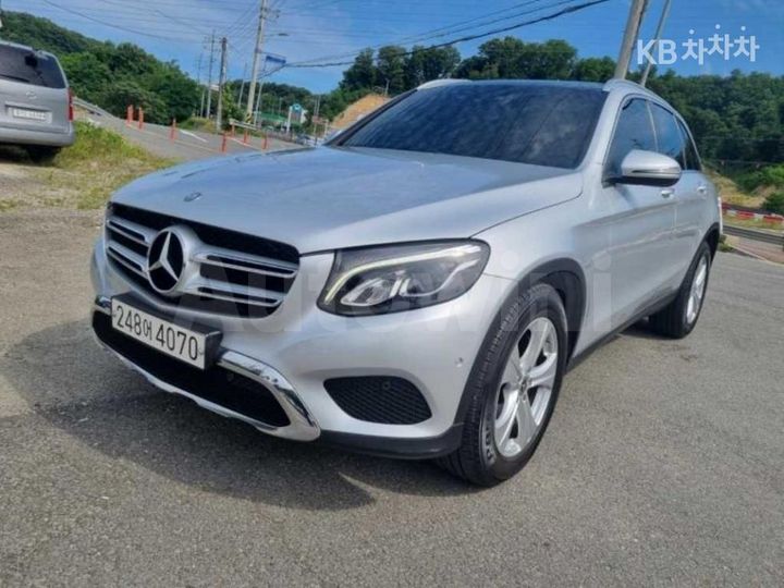 Mercedes Benz GLC Class 2017 — 2