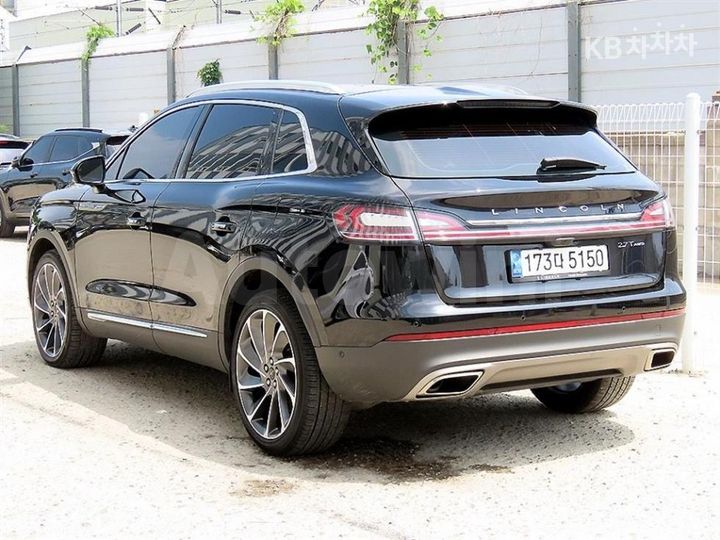 Lincoln Nautilus 2020 — 3