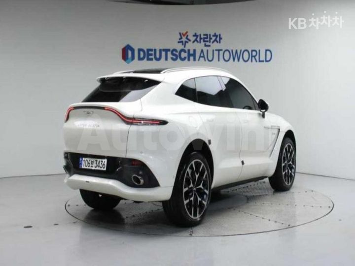 Aston Martin DBX