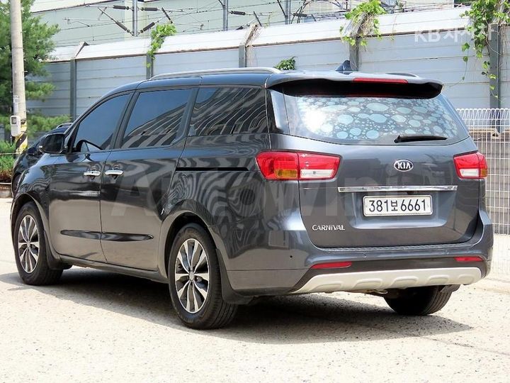 Kia Carnival 2016 — 3