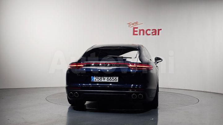 Porsche Panamera 2018 — 4