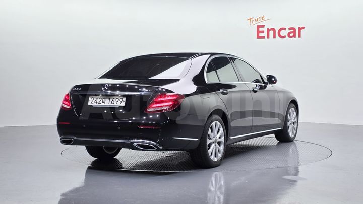 Mercedes Benz E Class 2018 — 2
