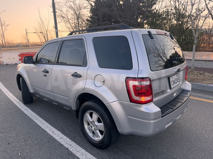 Ford Escape 2011 — 3