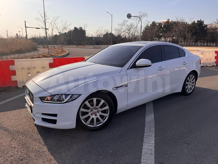 Jaguar XE 2016 — 2