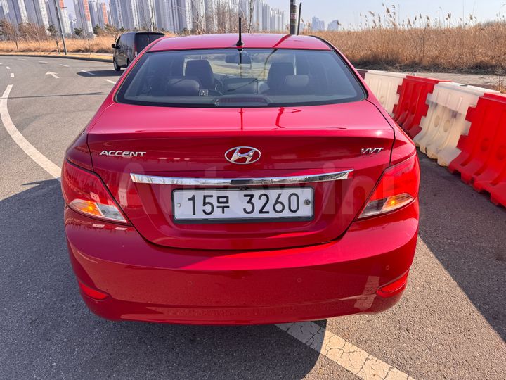 Hyundai Accent 2015 — 5
