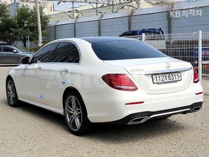Mercedes Benz E Class 2017 — 3