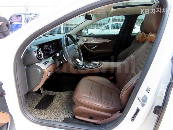 Mercedes Benz E Class 2017 — 5