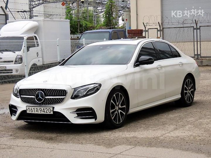 Mercedes Benz E Class 2017 — 2