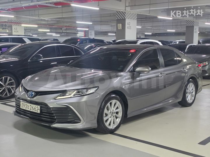 Toyota Camry 2023 — 2