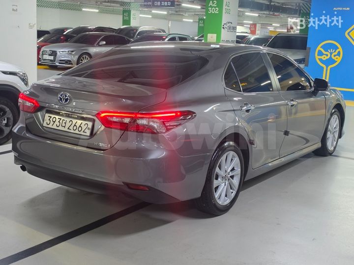 Toyota Camry 2023 — 5