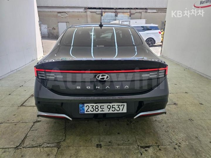 Hyundai Sonata 2025 — 4