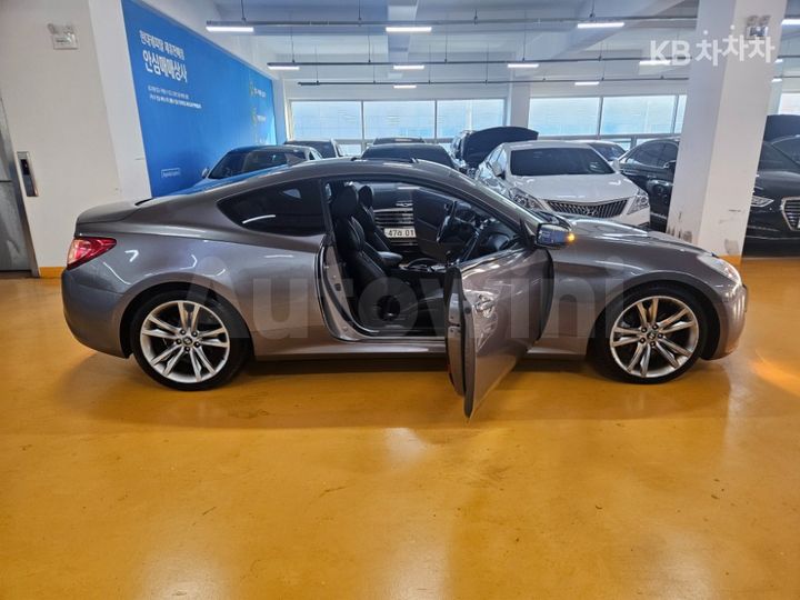 Hyundai Genesis 2011 — 2