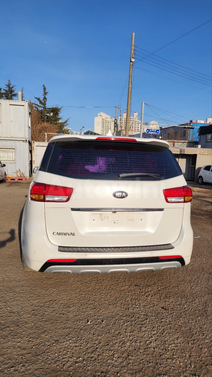 Kia Carnival 2015 — 4