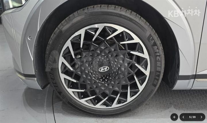 Hyundai Ioniq5 2022 — 5