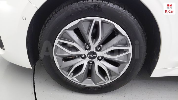 Kia K5 2022 — 4