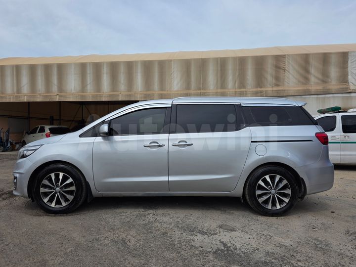 Kia Carnival 2017 — 3