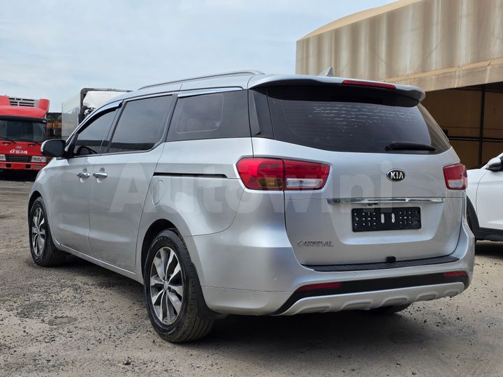 Kia Carnival 2017 — 4