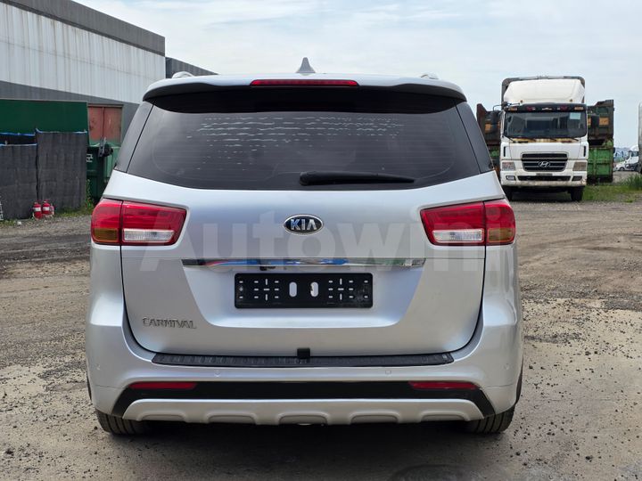 Kia Carnival 2017 — 5