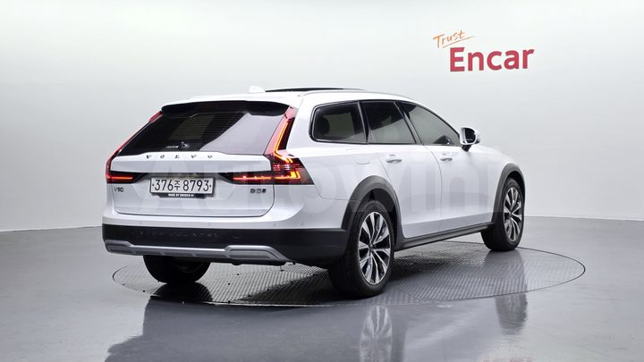 Volvo V90 2021 — 3