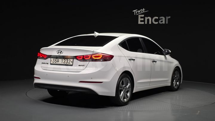 Hyundai Avante 2017 — 2