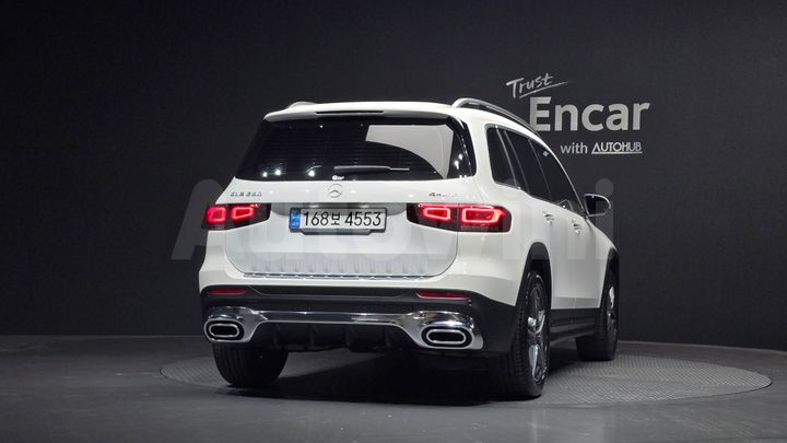 Mercedes Benz GLB Class 2021 — 4